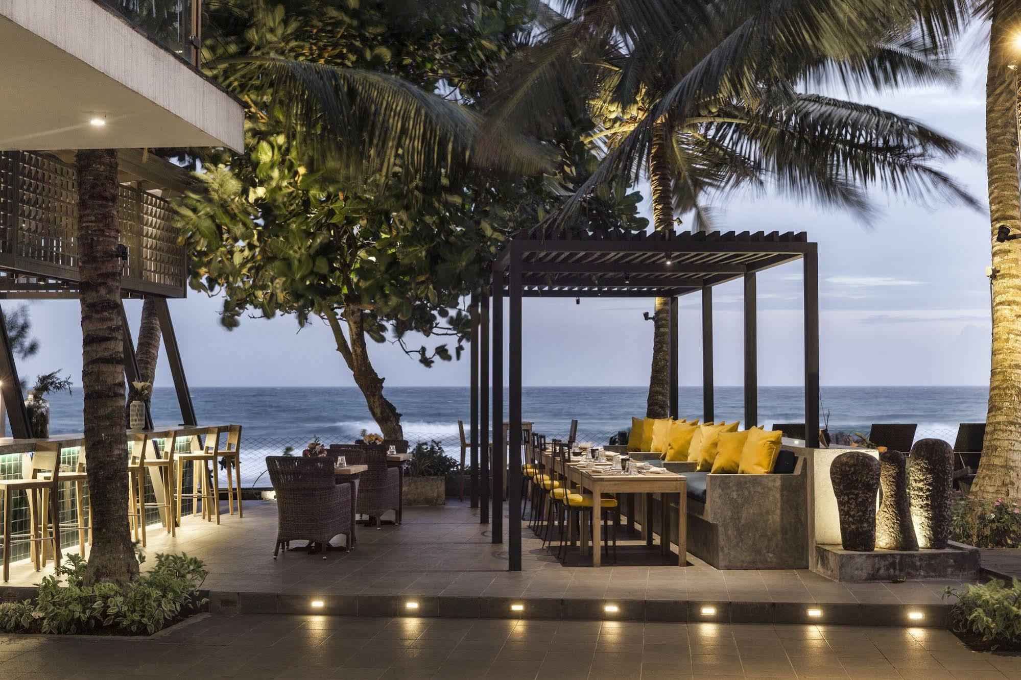 Owl And The Pussycat Hotel & Restaurant Unawatuna Exterior photo
